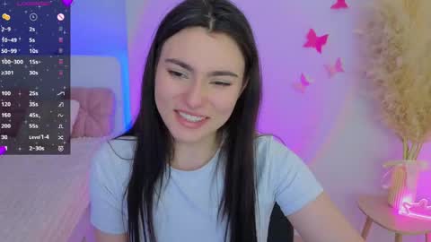 Snapshot of medina_andress chatting on 04/30/26, 08:57 Dina online show from 04/30/26, 08:57