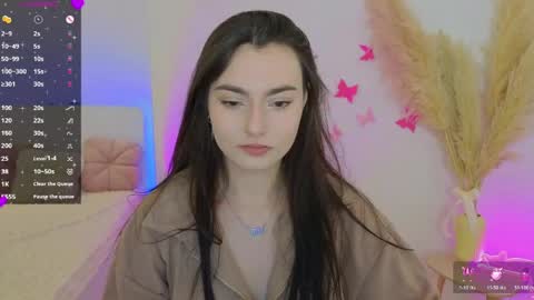 Snapshot of medina_andress chatting on 05/15/26, 09:00 Dina online show from 05/15/26, 09:00