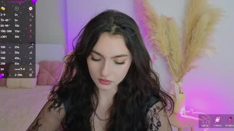 Snapshot of medina_andress chatting on 05/20/26, 09:10 Dina online show from 05/20/26, 09:10