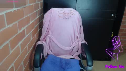 Snapshot of medussa_kat chatting on 12/29/24, 01:13 Katrina online show from 12/29/24, 01:13