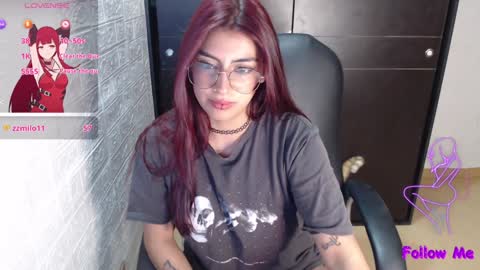 Snapshot of medussa_kat chatting on 02/05/25, 01:04 Katrina online show from 02/05/25, 01:04