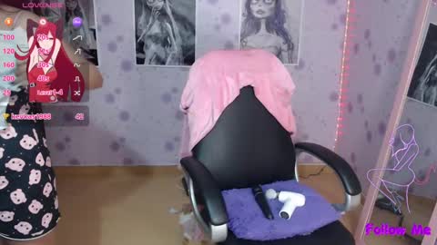 Snapshot of medussa_kat chatting on 02/20/25, 01:25 Katrina online show from 02/20/25, 01:25