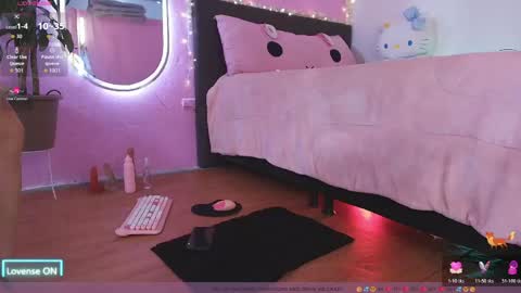 Snapshot of meegan_foxy_ chatting on 05/14/26, 12:12 Im Megan online show from 05/14/26, 12:12