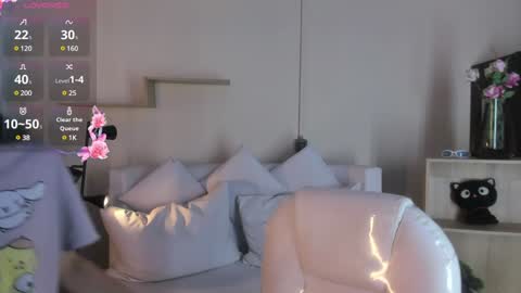 Snapshot of meelanny_ds chatting on 01/24/25, 04:37   online show from 01/24/25, 04:37