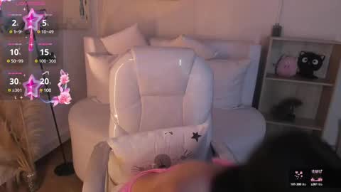 Snapshot of meelanny_ds chatting on 03/06/25, 05:35   online show from 03/06/25, 05:35