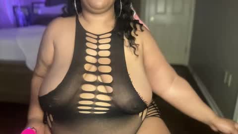 Snapshot of meetsouthernpeach chatting on 12/16/24, 11:28 Southern Peach online show from 12/16/24, 11:28