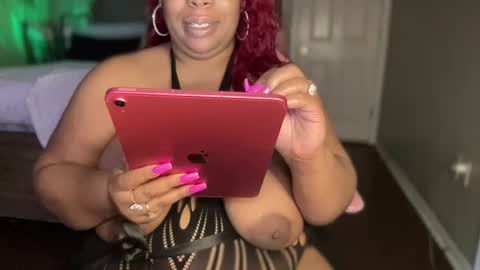 Snapshot of meetsouthernpeach chatting on 01/01/25, 05:22 Southern Peach online show from 01/01/25, 05:22