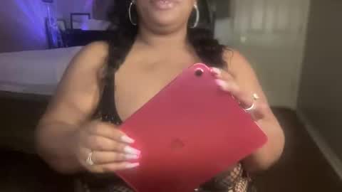 Snapshot of meetsouthernpeach chatting on 02/18/25, 03:21 Southern Peach online show from 02/18/25, 03:21