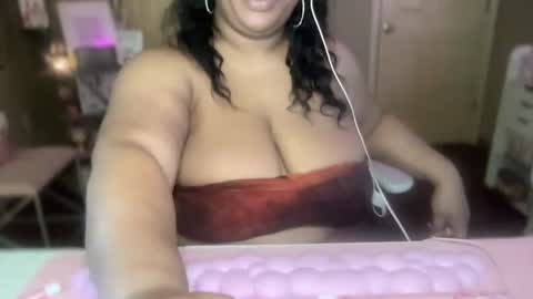 Snapshot of meetsouthernpeach chatting on 03/03/25, 02:48 Southern Peach online show from 03/03/25, 02:48