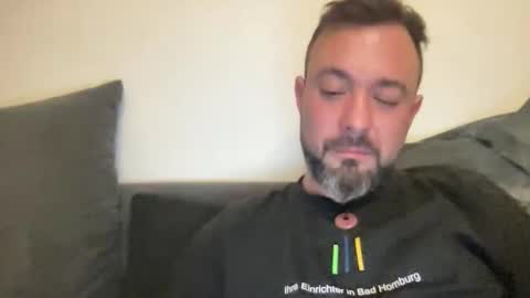 mega1185264 online show from 12/18/25, 07:09