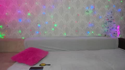 Snapshot of megan_blackmoon chatting on 12/26/24, 04:21 Helena Tuman online show from 12/26/24, 04:21