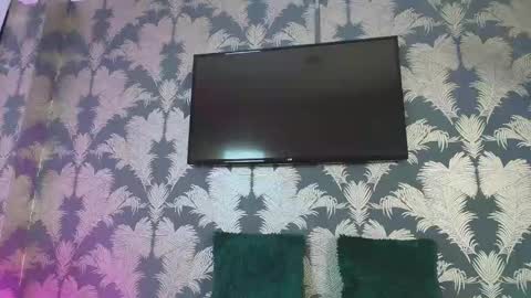 Carolina Paez online show from 12/15/24, 01:46