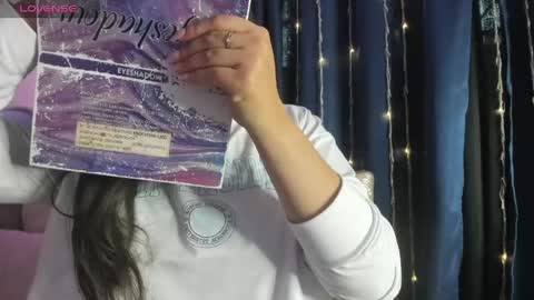 Snapshot of megan_devon chatting on 05/07/26, 11:48 online show from 05/07/26, 11:48