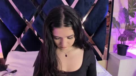 Snapshot of megan_devon chatting on 06/05/26, 01:50 online show from 06/05/26, 01:50