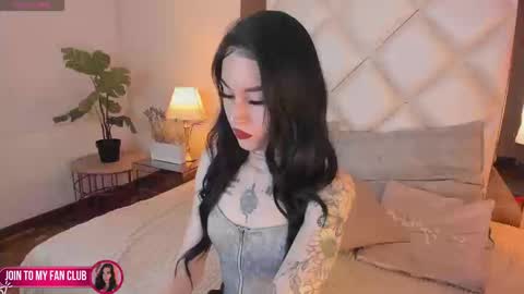 Snapshot of megan_dh chatting on 09/12/25, 01:00 Megan online show from 09/12/25, 01:00