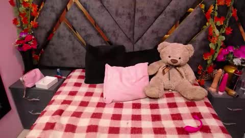 megan_latinn online show from 01/14/26, 04:07