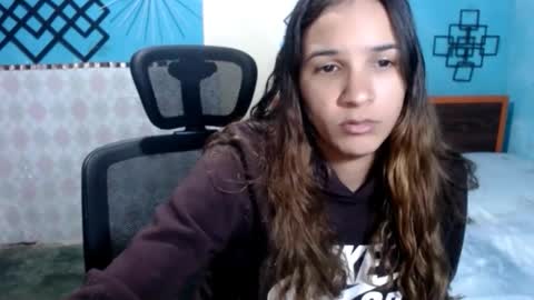 Snapshot of megan_little_ chatting on 04/20/26, 10:22 amanda online show from 04/20/26, 10:22
