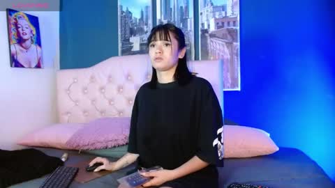 Snapshot of megan_lr chatting on 05/05/26, 02:03 Valentina online show from 05/05/26, 02:03