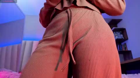     online show from 02/19/25, 12:00