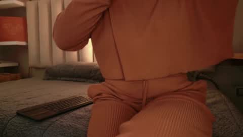     online show from 10/15/25, 12:05