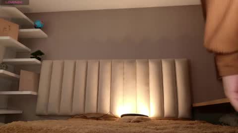     online show from 11/27/25, 12:07