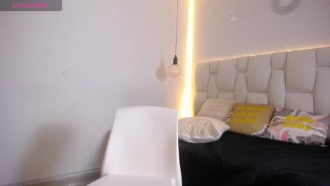 megan_quinn21 online show from 03/10/26, 08:36