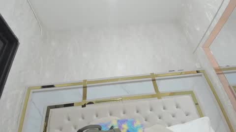 megan online show from 10/06/25, 03:04