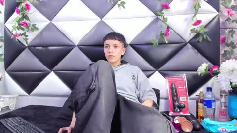 megan_thompsonn_ online show from 09/27/25, 02:38