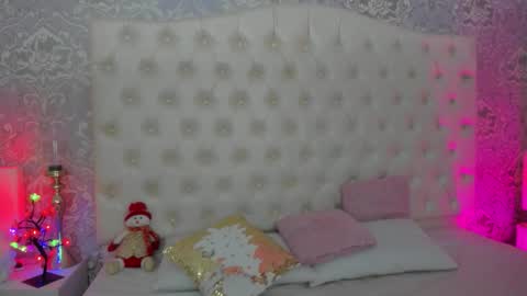 megan_tower online show from 12/18/25, 07:09