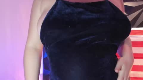 Snapshot of megan_whitee__ chatting on 07/04/26, 02:18 Im Megan Please do not demand a show without first tiping Thank you online show from 07/04/26, 02:18