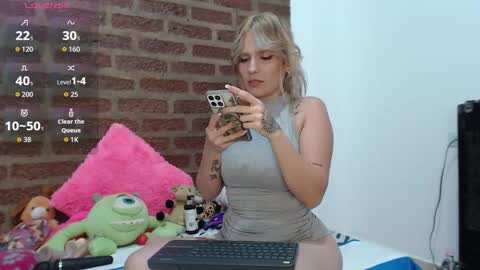 ---Megan--- online show from 09/29/25, 09:41