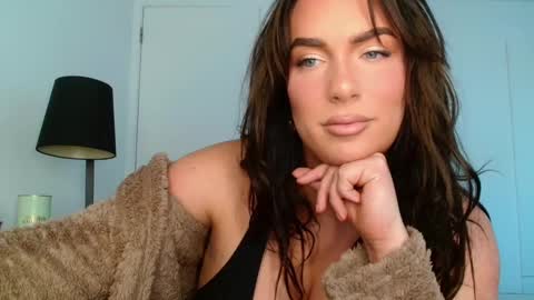Snapshot of megancox_official chatting on 02/04/25, 02:10 Megan Cox online show from 02/04/25, 02:10