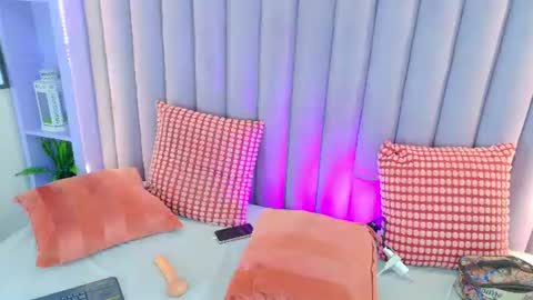 Snapshot of meganlovee__ chatting on 06/29/26, 02:51 MEGAN online show from 06/29/26, 02:51