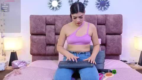 MeganM online show from 02/02/26, 12:04