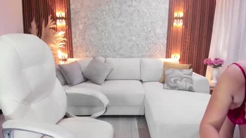 Megan  online show from 12/17/25, 07:31