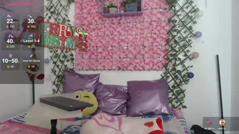 Snapshot of megannixx chatting on 12/20/24, 03:53 megannixx online show from 12/20/24, 03:53
