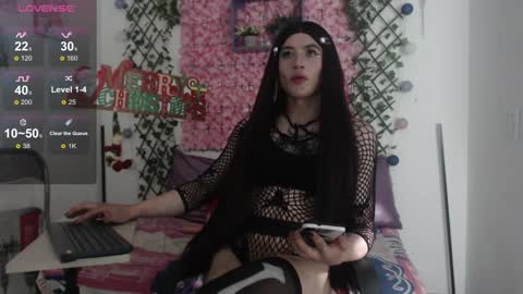 Snapshot of megannixx chatting on 12/25/24, 02:23 megannixx online show from 12/25/24, 02:23