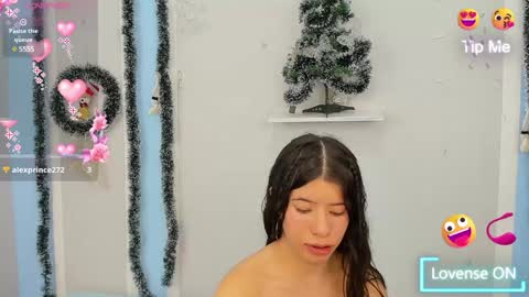 Snapshot of meganqueen2 chatting on 12/03/24, 11:24 Megan Queen online show from 12/03/24, 11:24