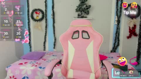 Snapshot of meganqueen2 chatting on 12/04/24, 02:04 Megan Queen online show from 12/04/24, 02:04