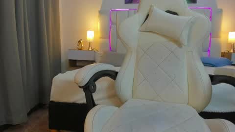 Snapshot of meganqueen2 chatting on 05/29/26, 12:47 Megan Queen online show from 05/29/26, 12:47