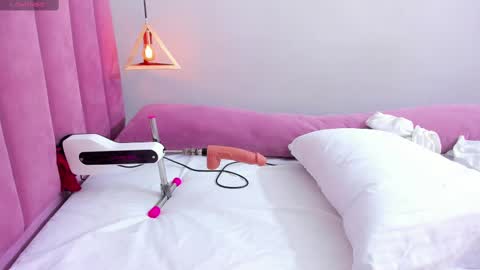 Megan  online show from 10/02/25, 08:05