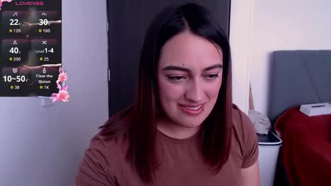 Snapshot of megansnow_ chatting on 09/19/25, 07:36 MEGAN online show from 09/19/25, 07:36
