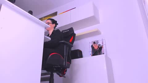 Megan online show from 12/21/24, 09:15