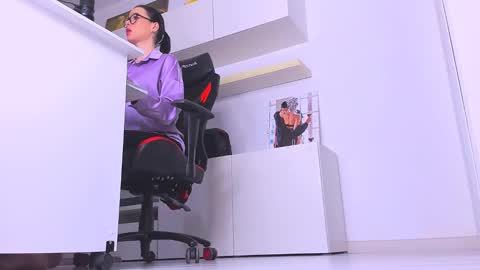 Megan online show from 02/02/25, 10:39