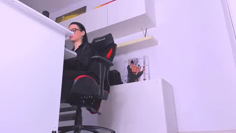 Megan online show from 02/12/25, 10:37