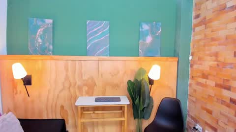 Snapshot of megansumer chatting on 04/16/26, 12:06 Megan online show from 04/16/26, 12:06