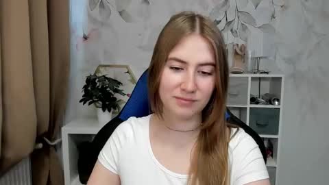 Snapshot of meganx_candy chatting on 05/08/26, 05:46 Megan online show from 05/08/26, 05:46