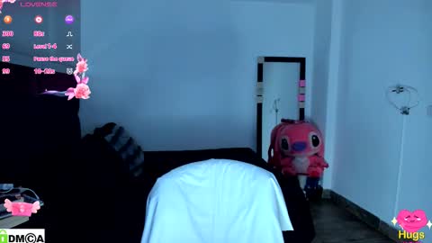 Snapshot of meganxue18 chatting on 10/12/25, 02:21 Megan Xue online show from 10/12/25, 02:21