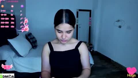 Snapshot of meganxue18 chatting on 10/28/25, 12:25 Megan Xue online show from 10/28/25, 12:25