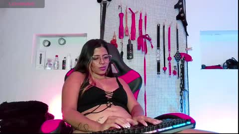 Snapshot of meggan_greey chatting on 12/28/24, 06:29 Your best slave  online show from 12/28/24, 06:29